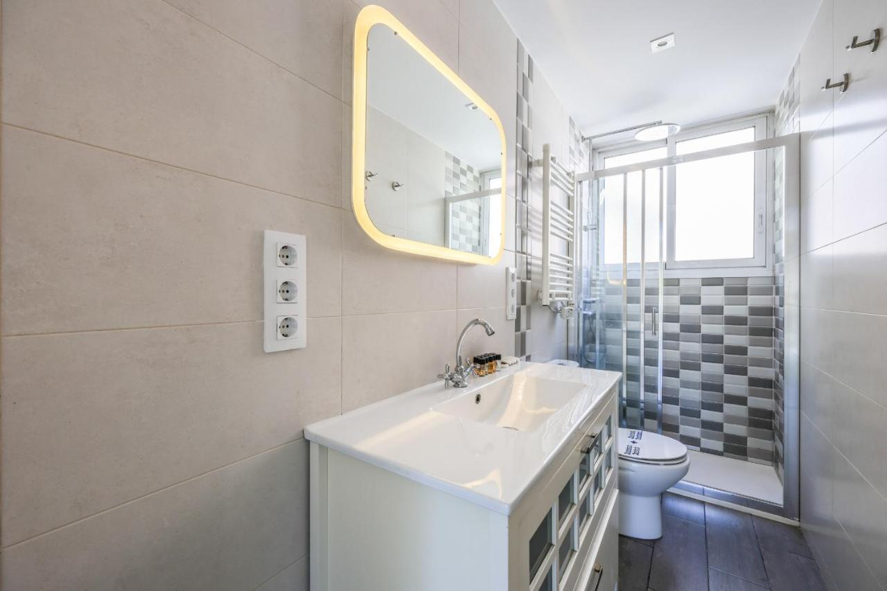 Apartamento Para 5 Personas Cerca De Ifema Y Aeropuerto Alquiler Temporal Madrid Buitenkant foto
