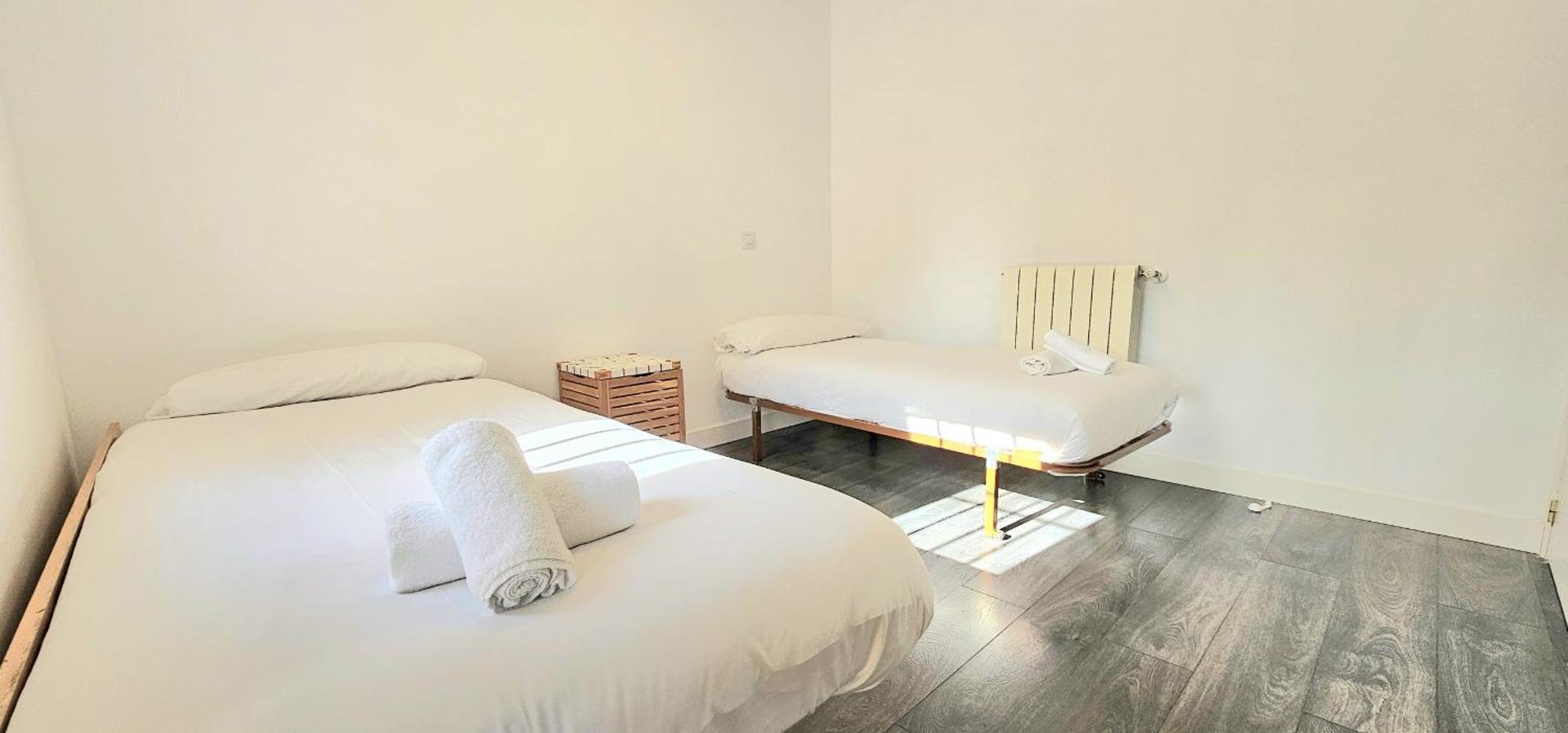 Apartamento Para 5 Personas Cerca De Ifema Y Aeropuerto Alquiler Temporal Madrid Buitenkant foto