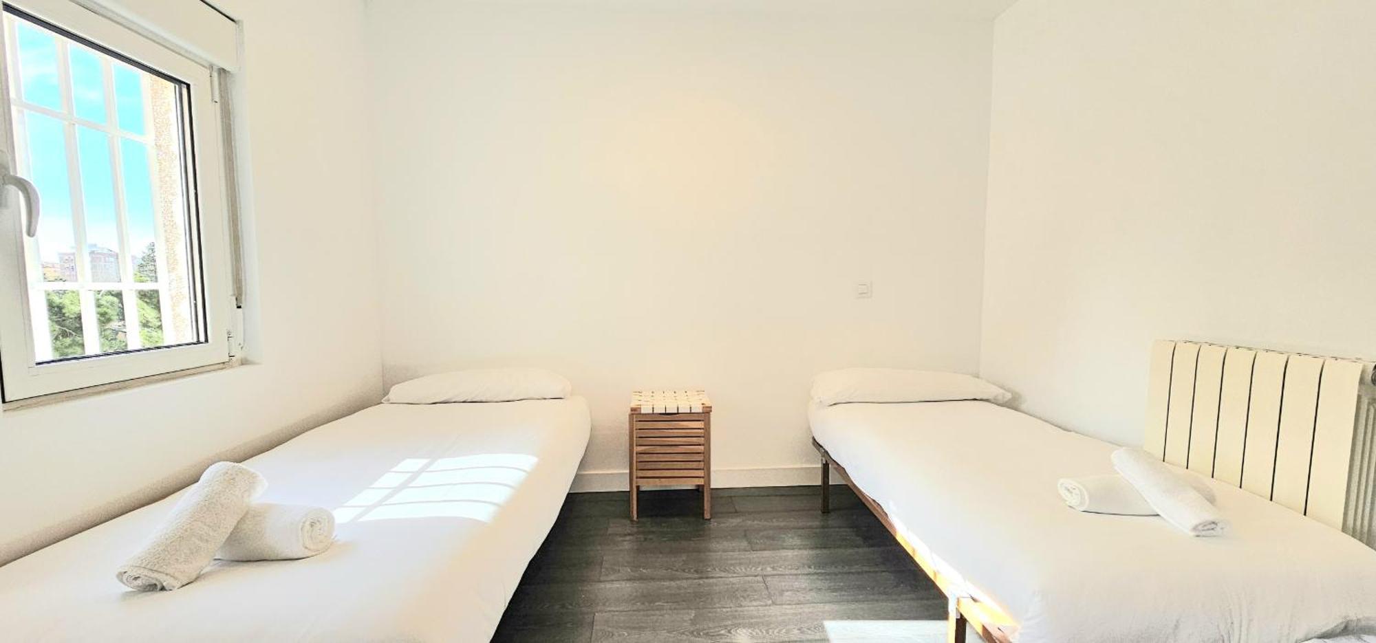 Apartamento Para 5 Personas Cerca De Ifema Y Aeropuerto Alquiler Temporal Madrid Buitenkant foto