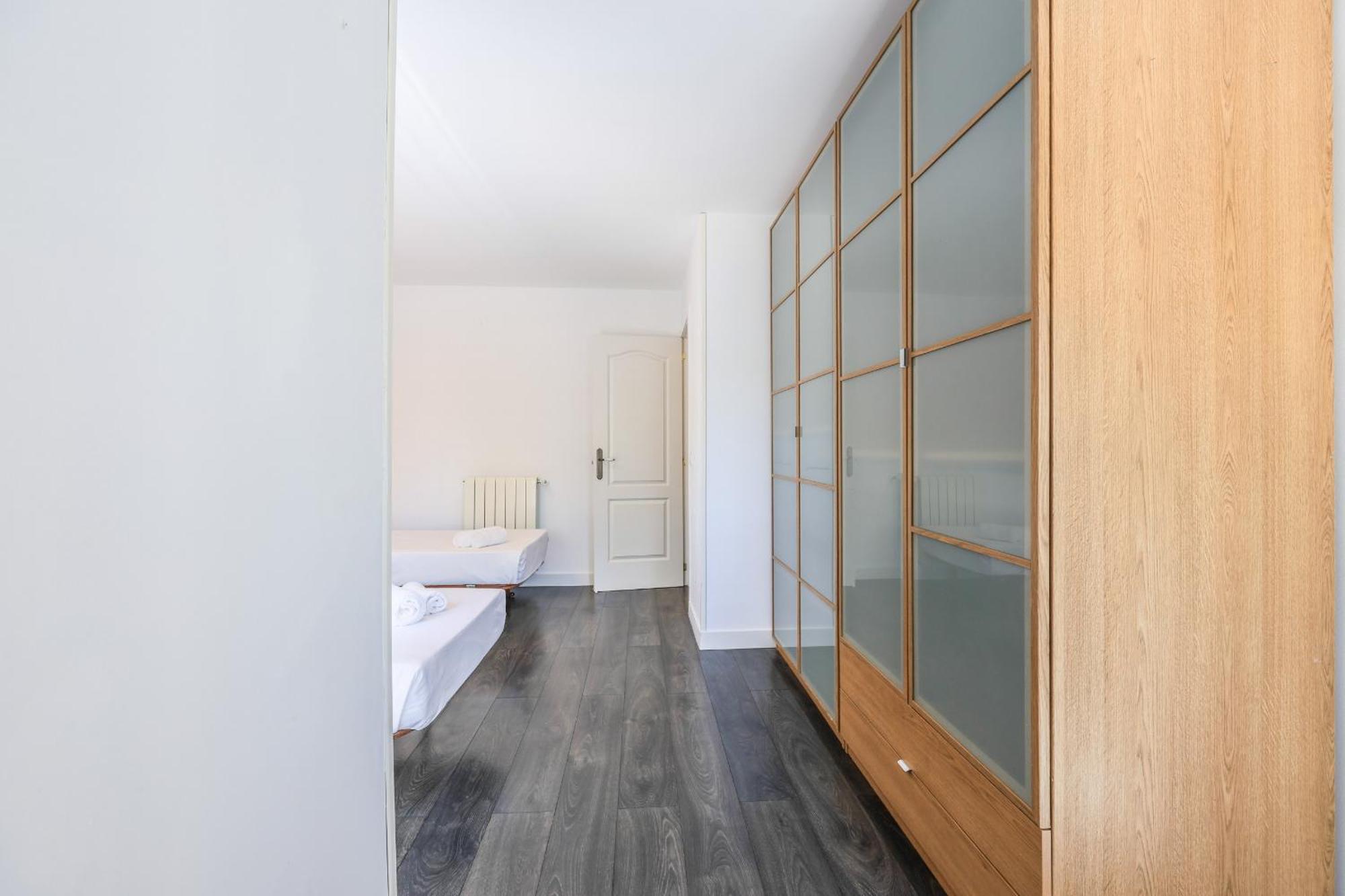 Apartamento Para 5 Personas Cerca De Ifema Y Aeropuerto Alquiler Temporal Madrid Buitenkant foto